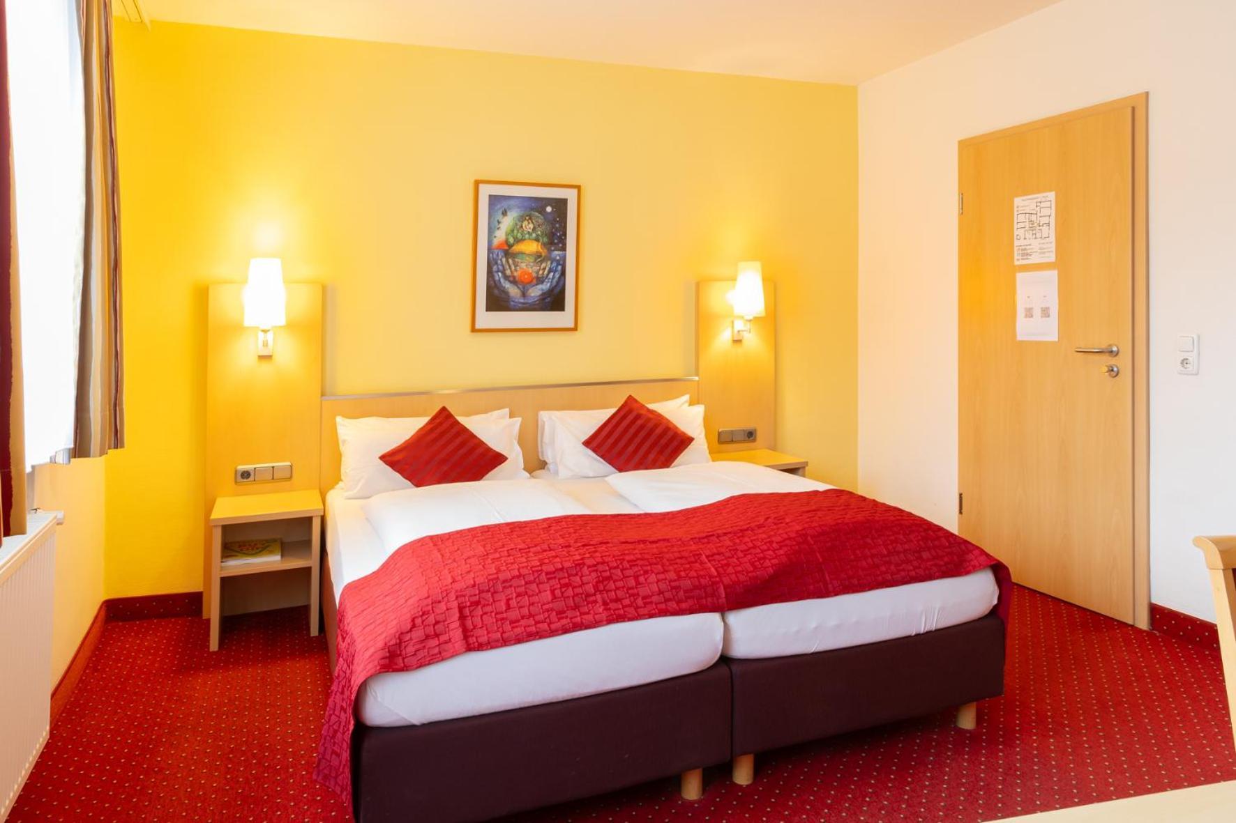 Hotel An Der Eiche Кульмбах Экстерьер фото