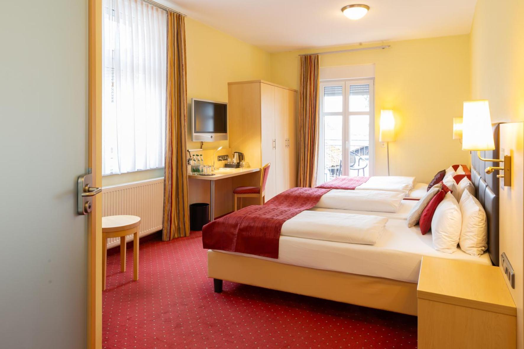 Hotel An Der Eiche Кульмбах Экстерьер фото
