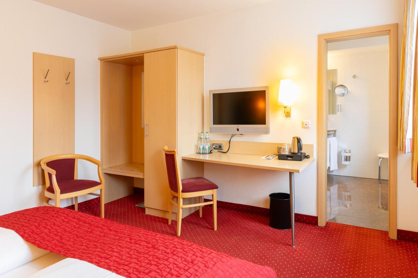 Hotel An Der Eiche Кульмбах Экстерьер фото