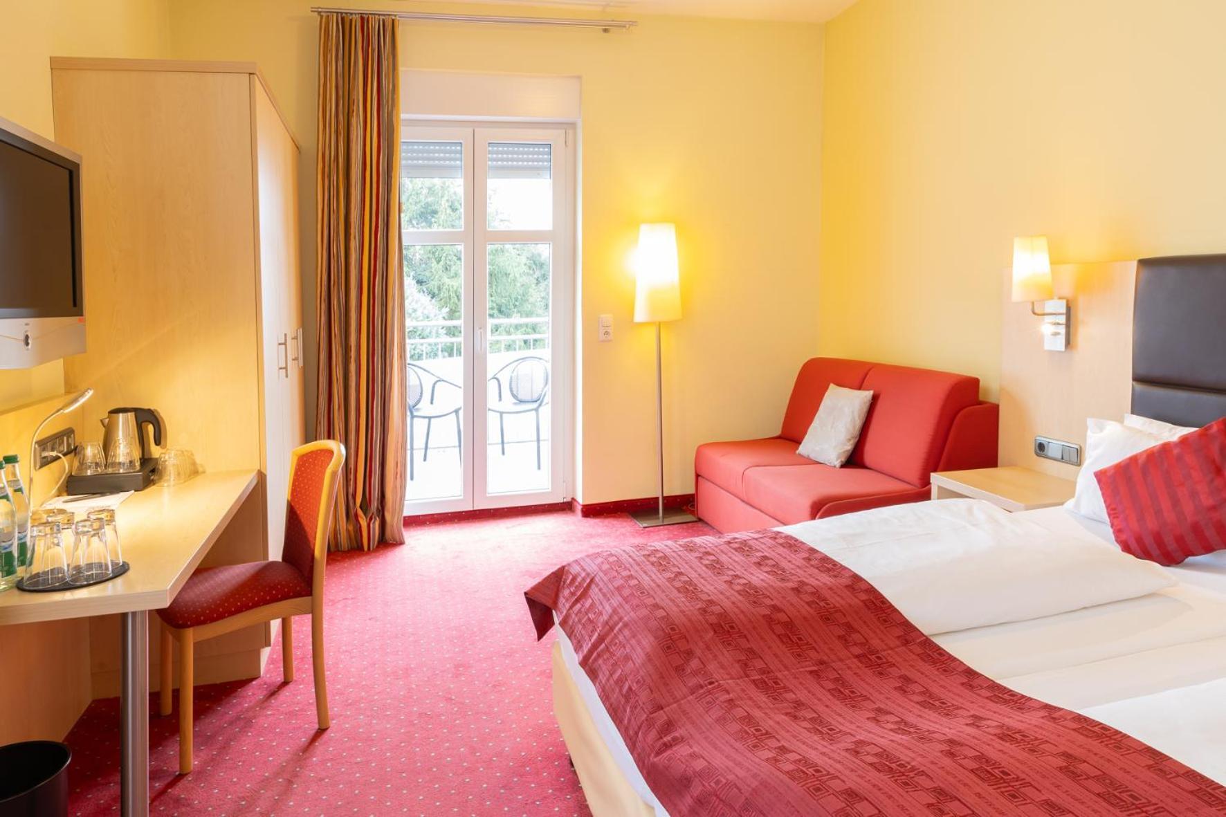 Hotel An Der Eiche Кульмбах Экстерьер фото